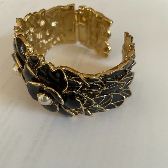 Nolan Miller Vintage Hinged Cuff Bracelet - Picture 4 of 8